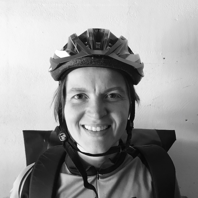 Hella Godee portretfoto fietskoerier hella godee